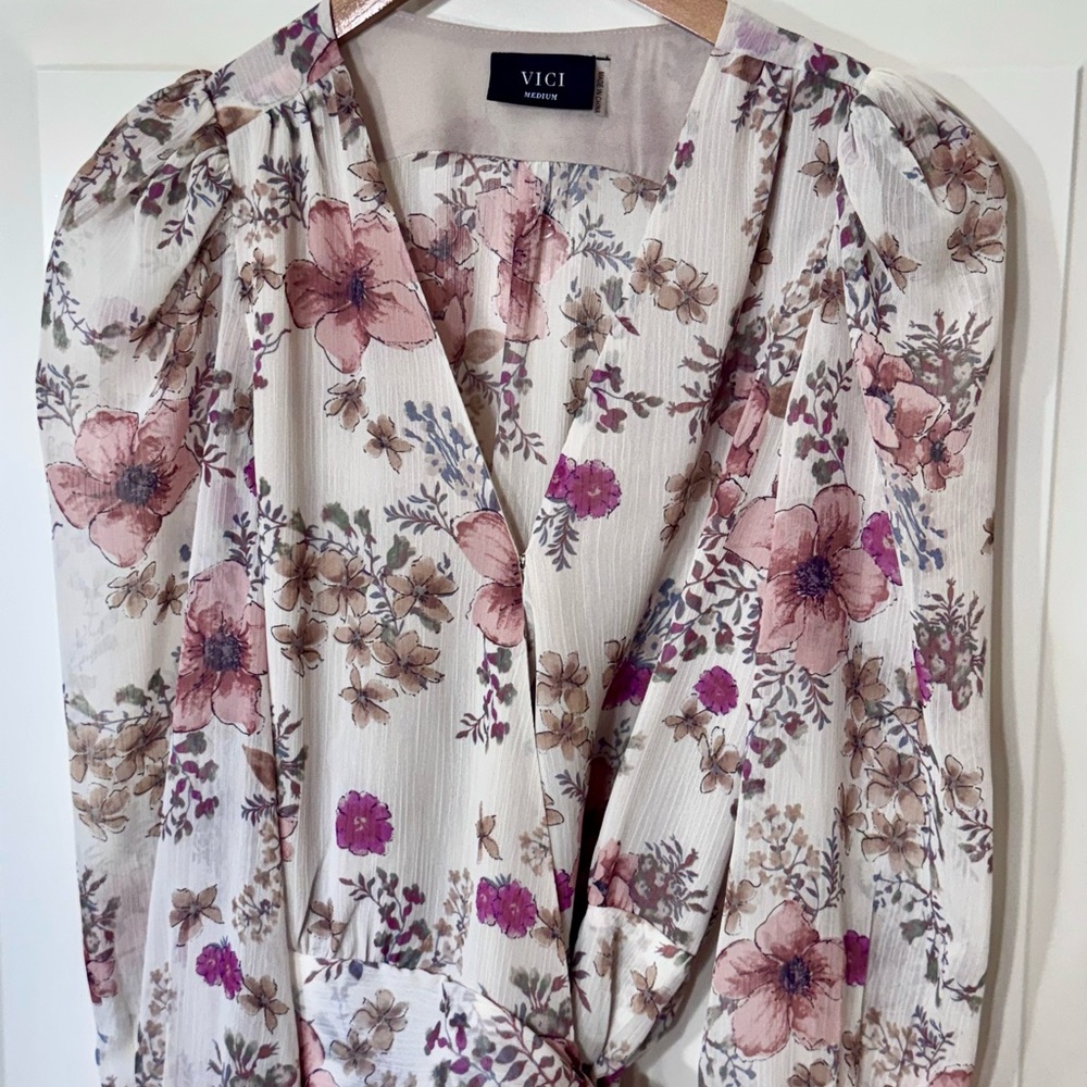 VICI Avant Floral Chiffon Wrap Dress - Picture 7 of 13